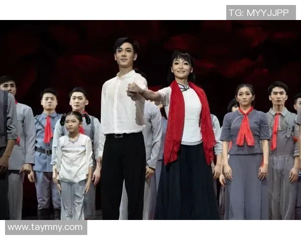 足球明星与中国舞女的浪漫故事揭秘与背后的情感交织